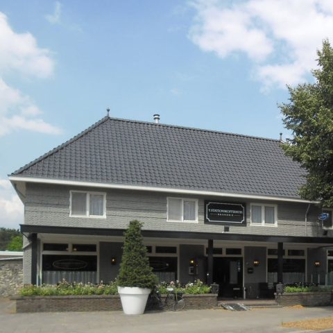 Stationskoffiehuis en Gemeentehuis
