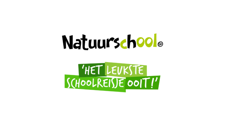 Logo van Natuurschool met slogan: "Het leukste schoolreisje ooit!" in groene en zwarte tekst.