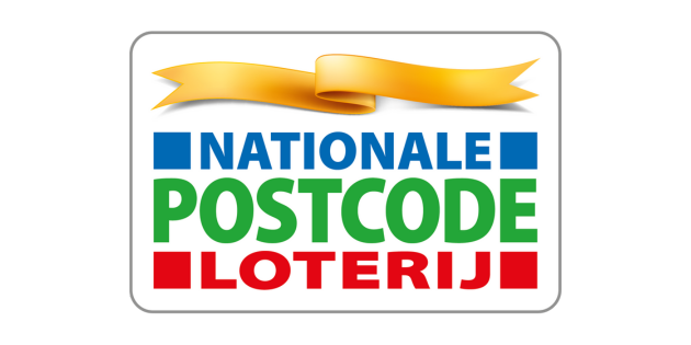 Logo van de Nationale Postcode Loterij met een gele lint erboven.