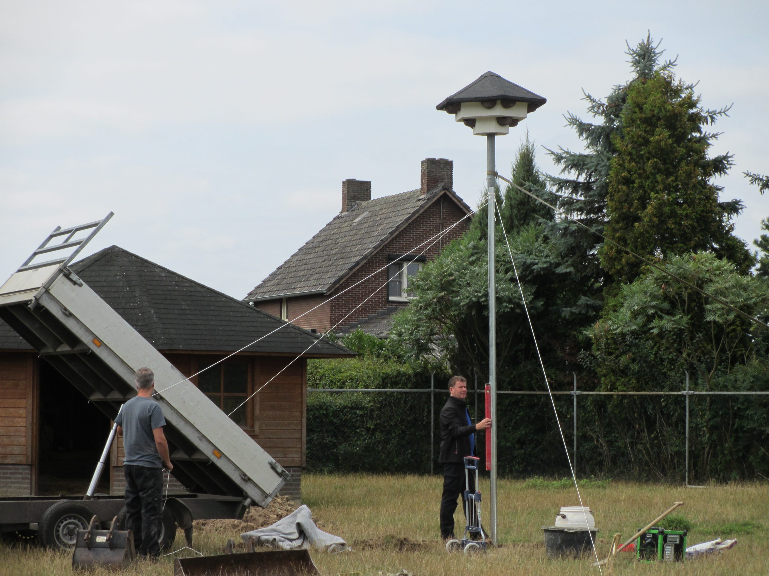 Een zwaluwtil voor de huiszwaluwen aan de Bongardweide