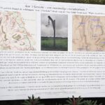 Informatiebord met kaarten, foto van een galg en tekst over een voormalige executieplaats in Wijlre.