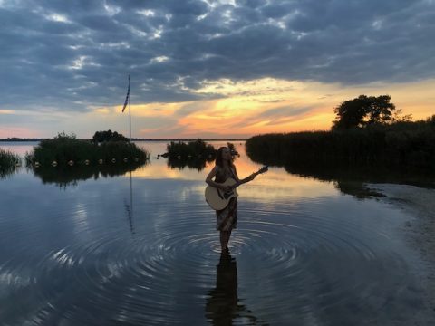 Sarah zingt over de prachtige beammen fan de Leijen