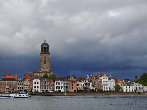 skyline Deventer IJsselbiënnale 2025 Nevengeul