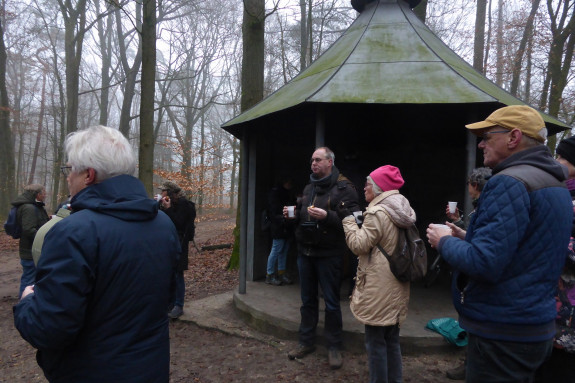 Hans Westendorp aan de chocola met eigen oliebol