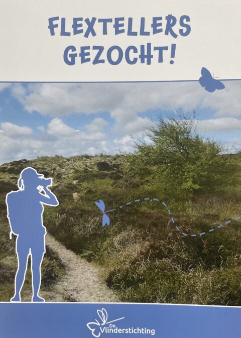 Persoon met verrekijker in natuur, tekst "Flextellers gezocht!" van De Vlinderstichting.