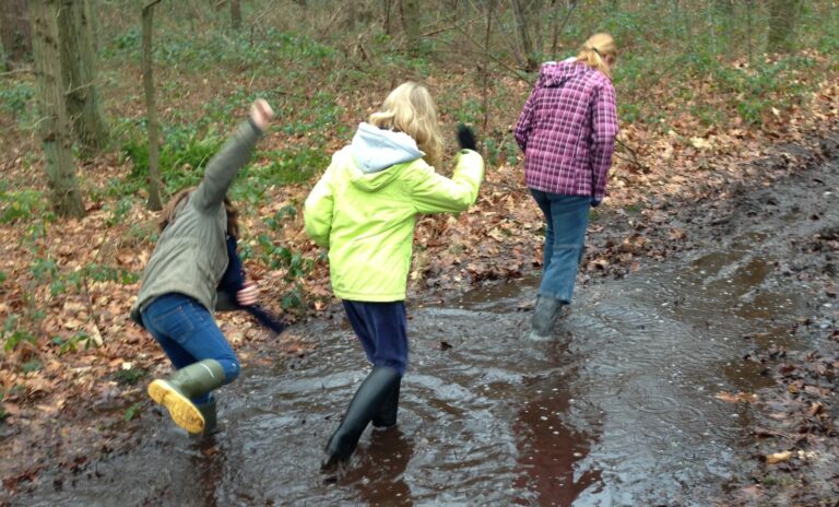 Scharrelkids IVN Groene Zoom Brabantse Wal Spelen in de natuur