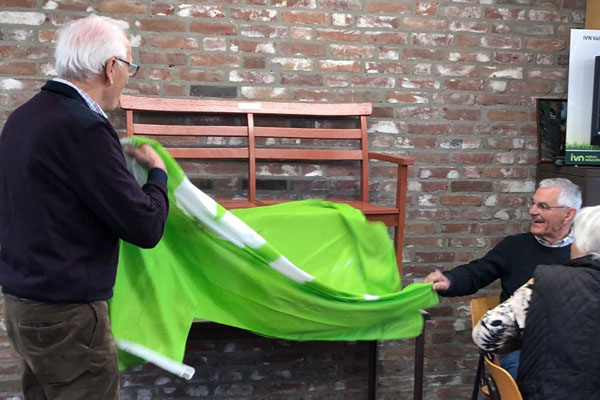 gerenoveerd bankje 240406