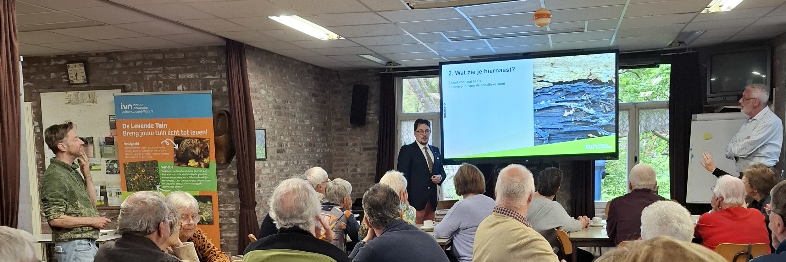 IVN Valkenswaard Waalre pubquiz 260415 zaal kop 3op1