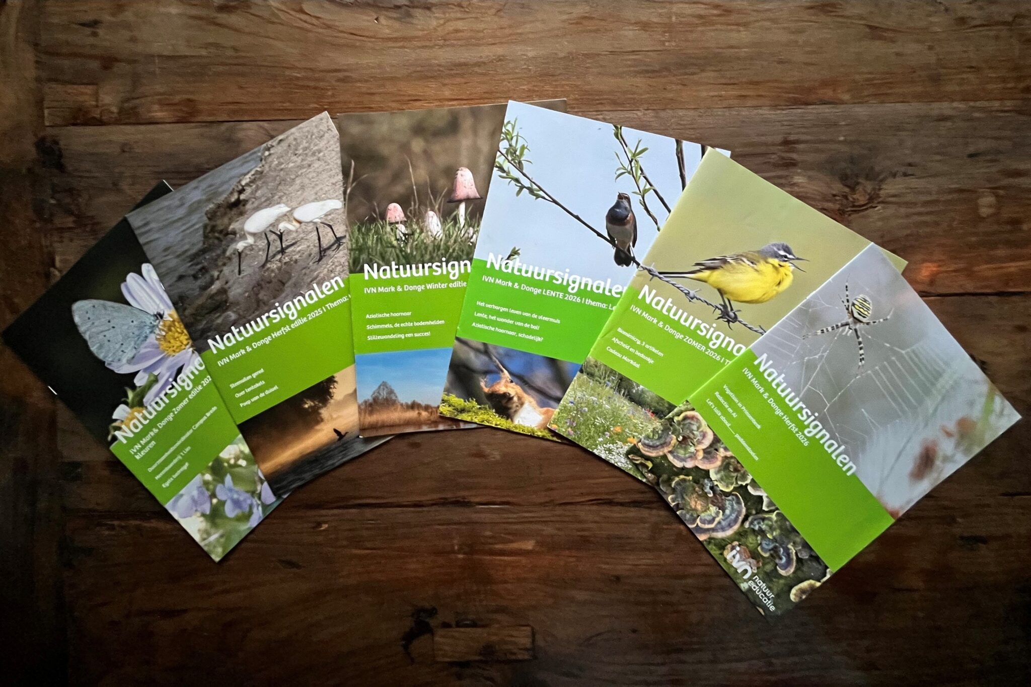 Een aantal exemplaren van et verenigingsblad Natuursignalen