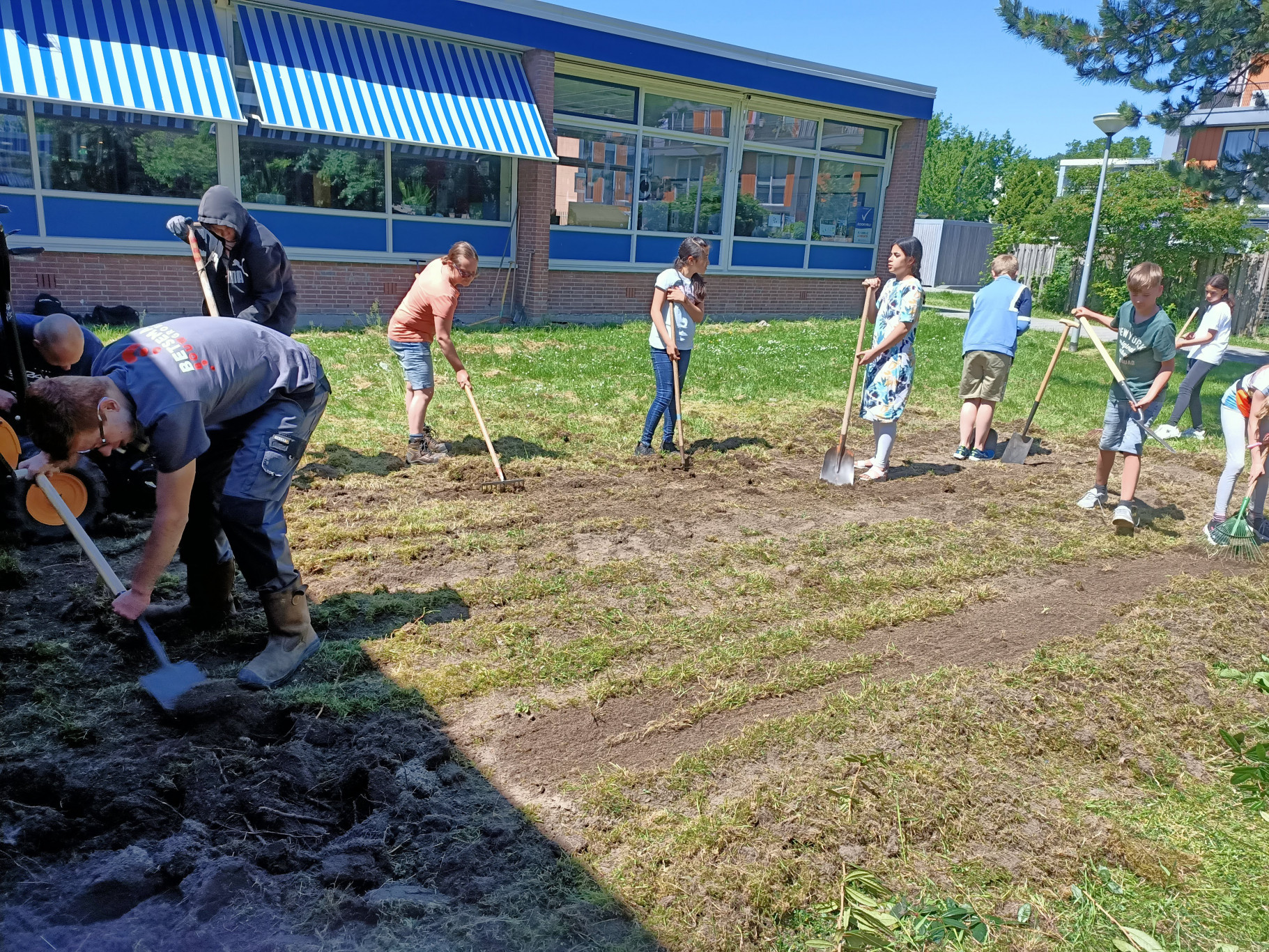 Weer twee Flevolandse basisscholen aan de moestuin