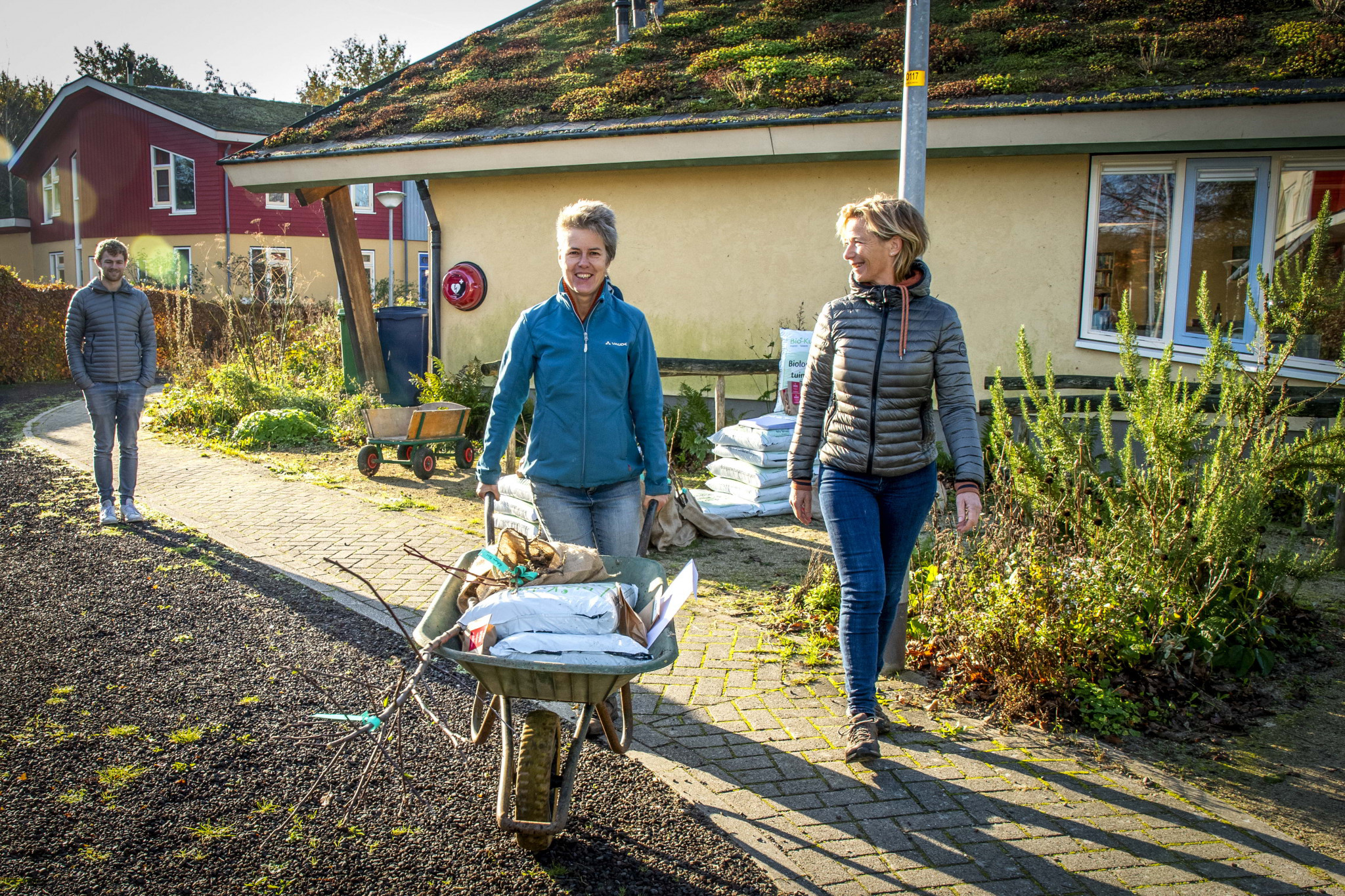 Maak jouw tuin in Almere makkelijk groener en eetbaarder en vraag een eettuintje aan
