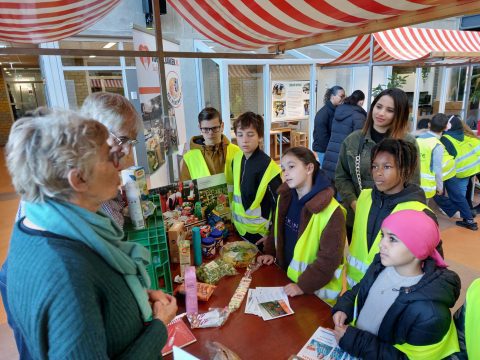 Lelystadse scholieren proeven soep op foodfestival