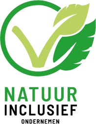 Logo van "Natuurinclusief Ondernemen" met groene cirkel en bladachtige vink.