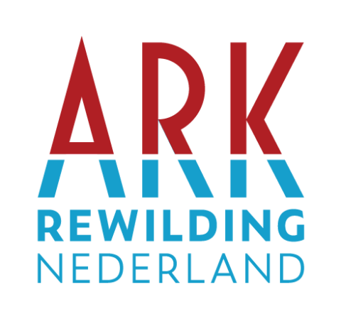 Logo van ARK Rewilding Nederland met rode en blauwe letters.