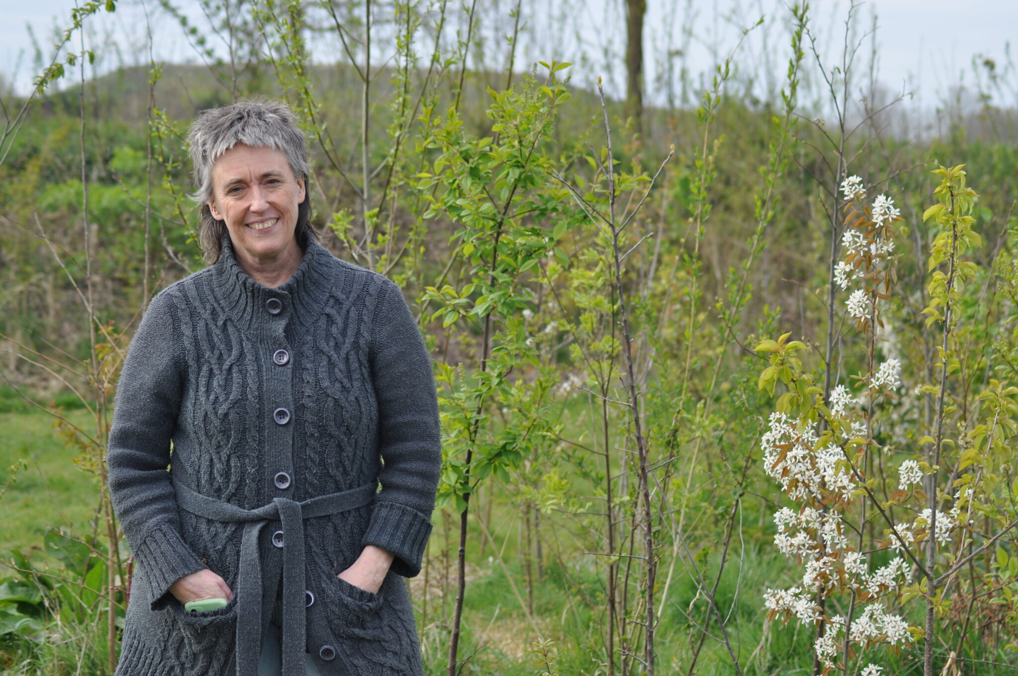 Karin Daniels voor haar Tiny Forest in Beuningen