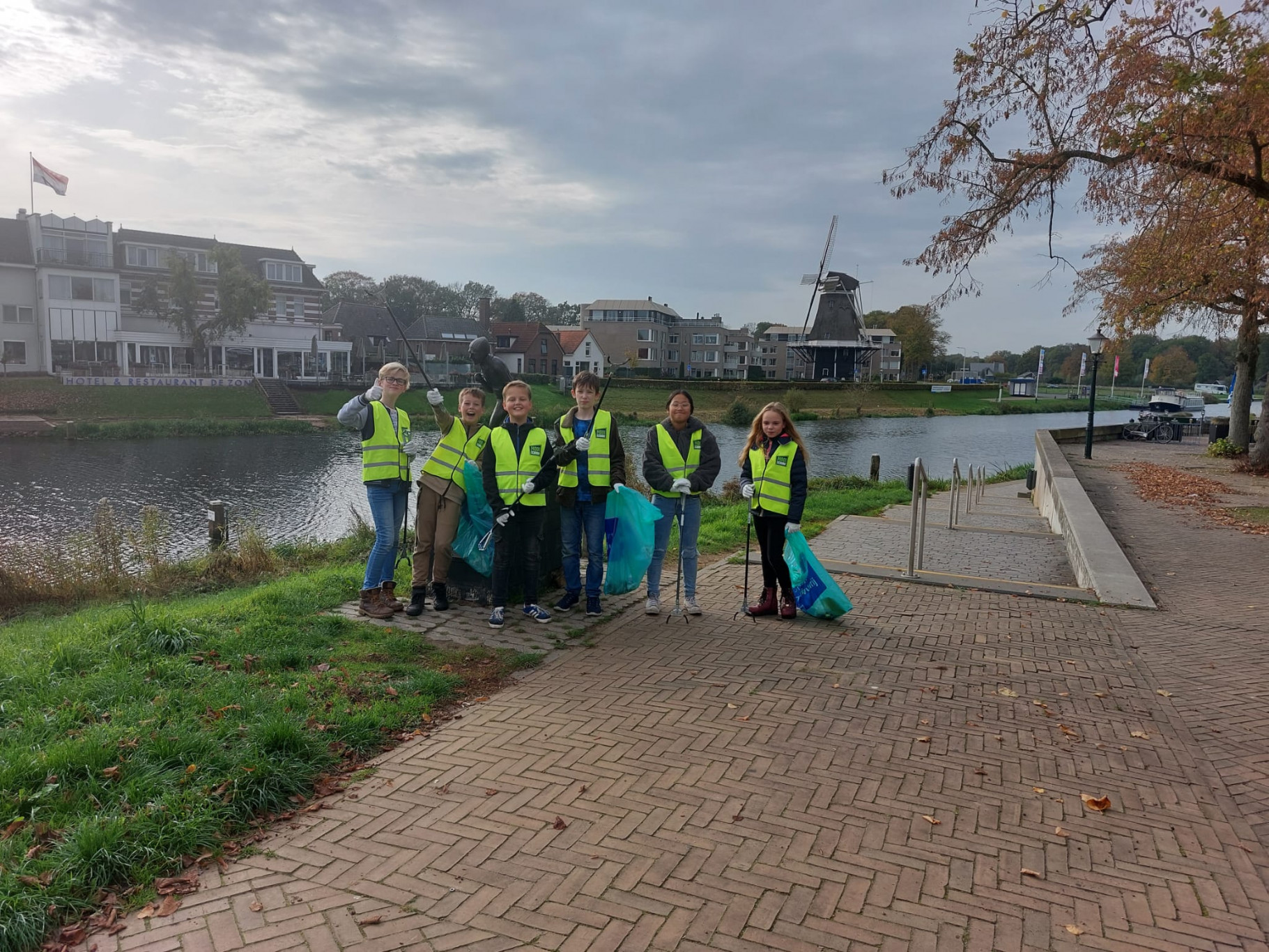 Verenigingen ruimen kilo’s afval op aan oevers IJssel