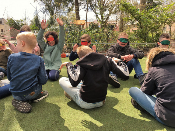 beeld buitenles verhaal van de uh_1