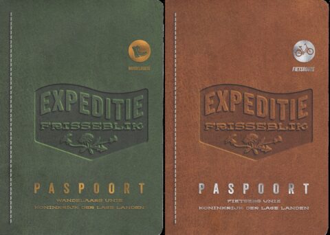 Foto van de voorkant van een wandel en een fioetsgidsje