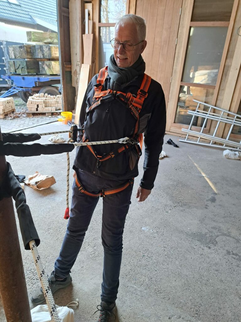 Peter Geerts in klimharnas voor veilige uilenbescherming 