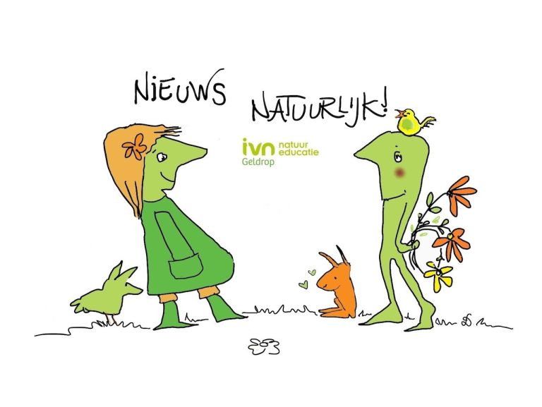 Twee groene figuren met dieren en bloemen, met tekst 