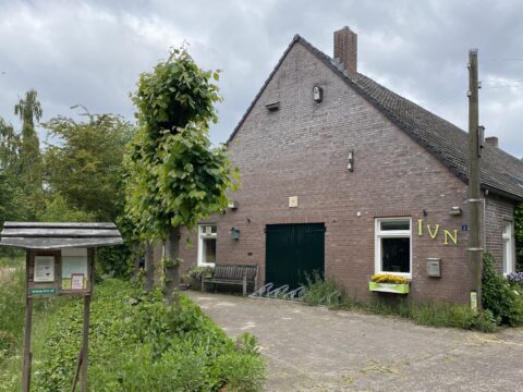 Voorkant van het IVN gebouw anno 2025
